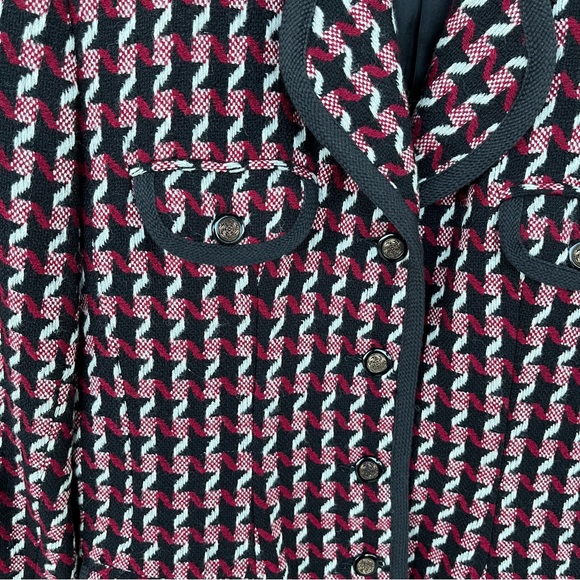 Black, white and red patterned blazer. Quality piece. Size 12 - Picture 7 of 12